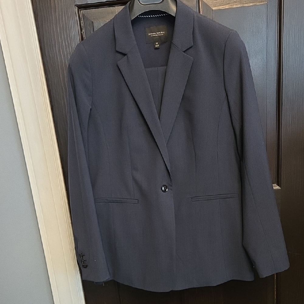 Banana Republic Italian Wool Blend Suit In Deep Blue, Size 10